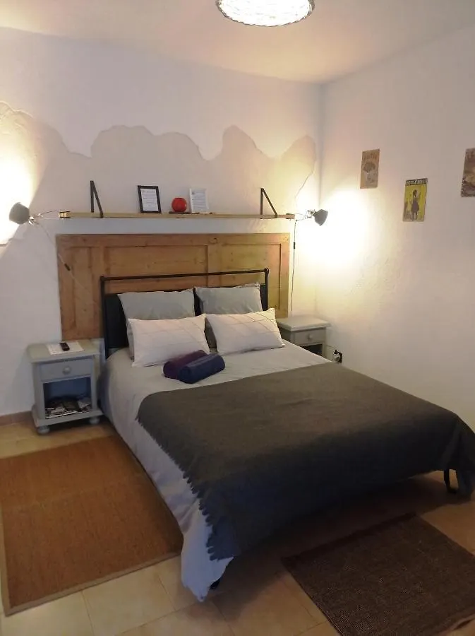 Comme Un Petit Gite Au Coeur Du Vieux Village Eyragues Apartment