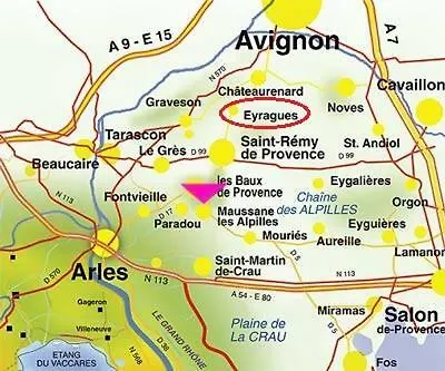 Comme Un Petit Gite Au Coeur Du Vieux Village Eyragues 0*,